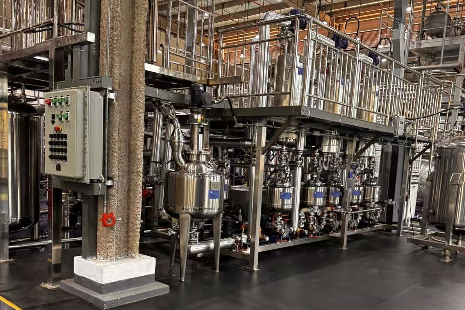 Stainless-steel extraction and distillation processing equipment